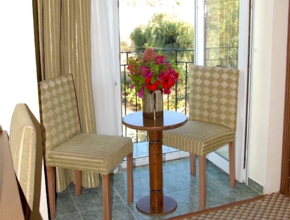 Eken Resort Hotel Bodrum Exteriör bild